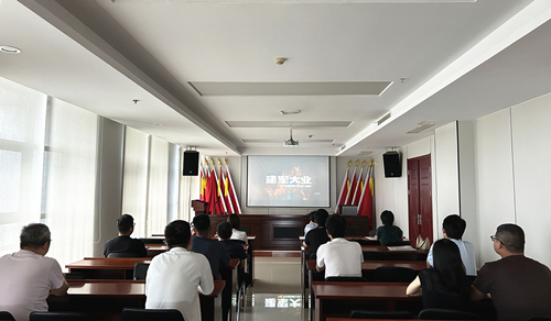 重温峥嵘历史 缅怀革命先烈——米兰在线登录党支部组织观看《建军大业》